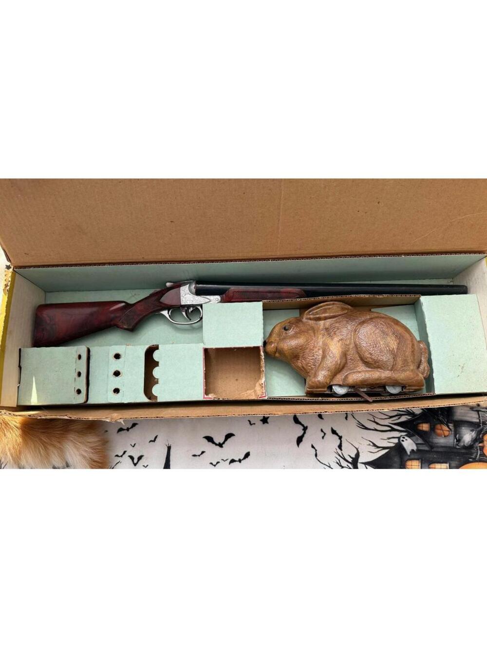 Vintage Rabbit Hunt and Target Set - Picture 2 of 8